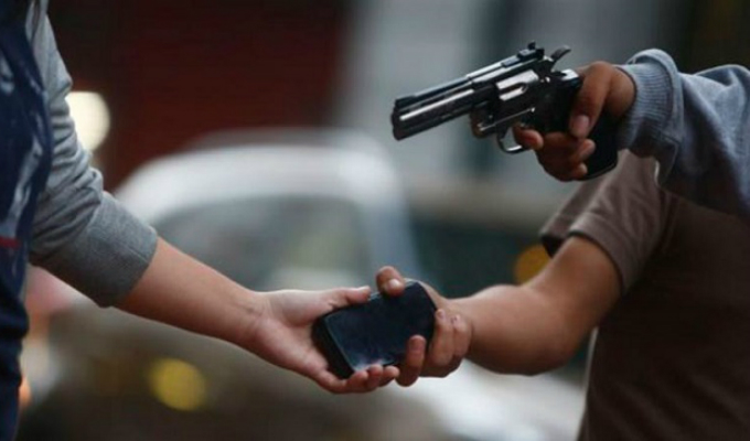 Chiclayo: cámara registra asalto a joven en la vía pública