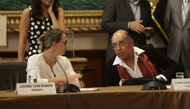Comisión aprobó informe que recomienda levantar inmunidad a congresista Donayre