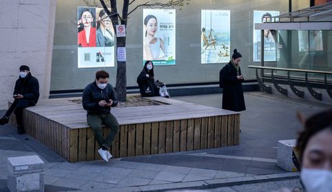 Corea del Sur colocará brazaletes electrónicos a los ciudadanos que infringen la cuarentena