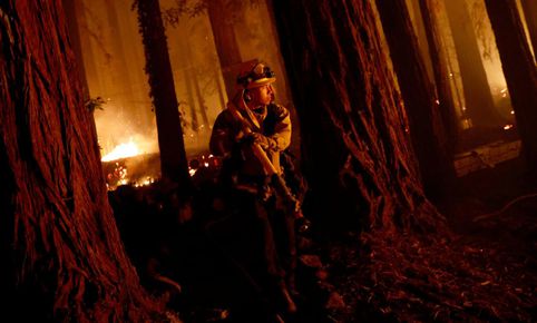 California: incendios por tormenta eléctrica provocan muerte y evacuaciones masivas