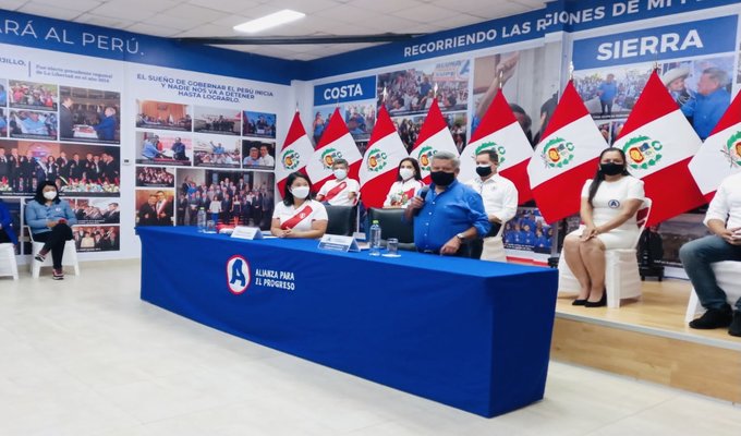 César Acuña dio inicio a campaña para apoyar a Keiko Fujimori en segunda vuelta
