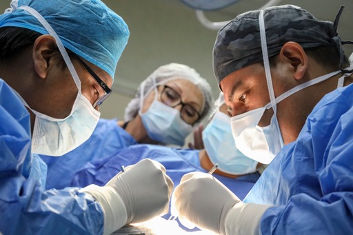 Estudio alerta: dependencia de la IA podría reducir destrezas médicas en detección de cáncer