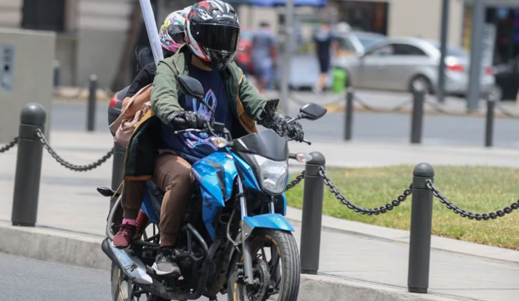 Motociclistas rechazan prohibición de dos ocupantes y no descartan paro nacional