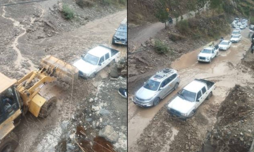 Áncash: huaico casi sepulta camioneta con una familia a bordo
