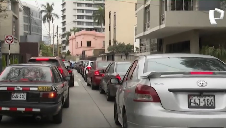 Tráfico colapsó en Lima tras regreso masivo a clases