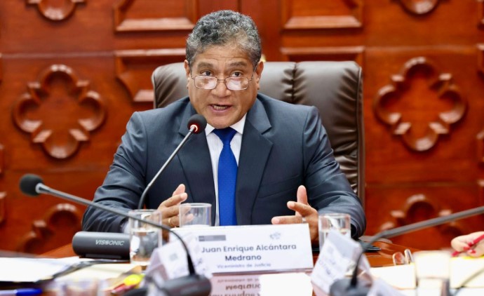 Ministro de Justicia asegura que Gobierno está “satisfecho” por ley de amnistía a policías y militares