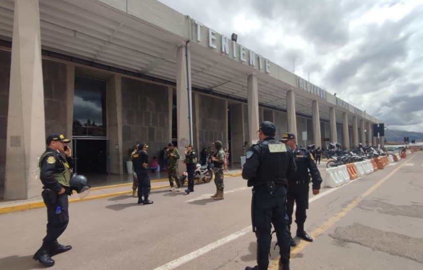 Niño grita “bomba” y desata pánico en pasajeros que abordaban avión en Cusco