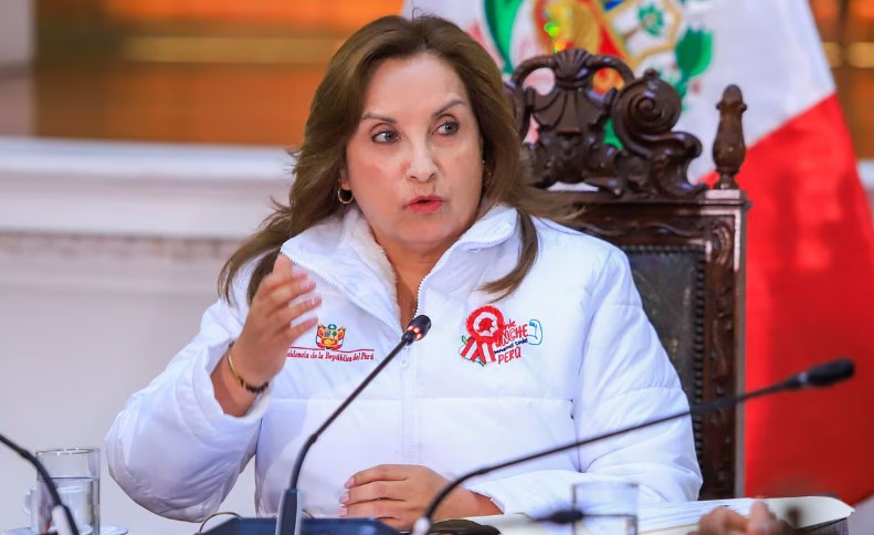 Dina Boluarte: “Los peruanos gastan más porque su capacidad adquisitiva ha mejorado”