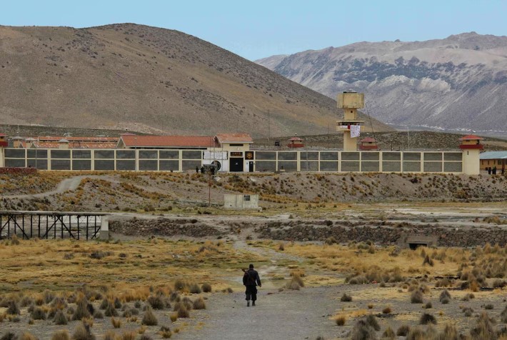 Jefe del INPE indica que penal de Challapalca no cuenta con bloqueadores de celulares