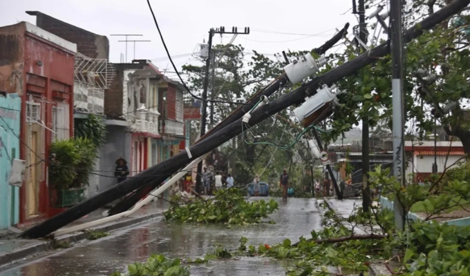 Bahamas bajo alerta de huracán por la llegada de Melissa, que podría fortalecerse en el Caribe