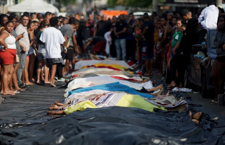 Incrementa a 132 los muertos en Río de Janeiro tras megaoperativo policial: Cadáveres siguen en las calles