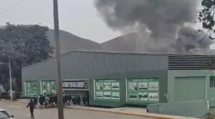 Se registró incendio en Escuela de Suboficiales de Puente Piedra