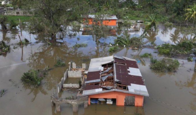 Huracán Melissa deja 32 muertos y más de 13 mil desplazados en el Caribe