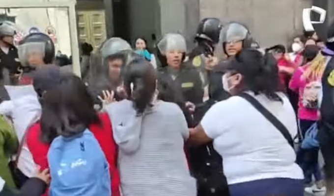 Familiares de reclusos protestan frente al INPE: rechazan restricciones por estado de emergencia