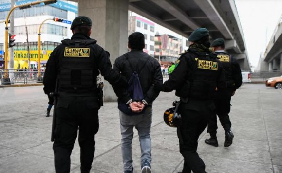 San Juan de Lurigancho: cae cabecilla de “Los Chuckys de la 52” con arma y explosivos