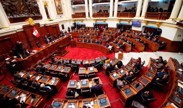 Precandidatos con investigaciones buscan llegar al Congreso bicameral en 2026