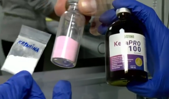Los envíos para preparar “cocaína rosada”: Dirandro descubre ketamina impregnada en ropa