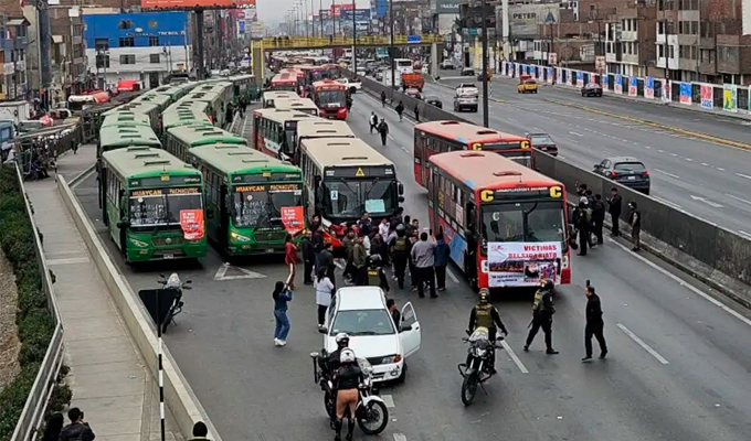 Transportistas del Callao mantienen operaciones, pero confirman adhesión a paro de este martes