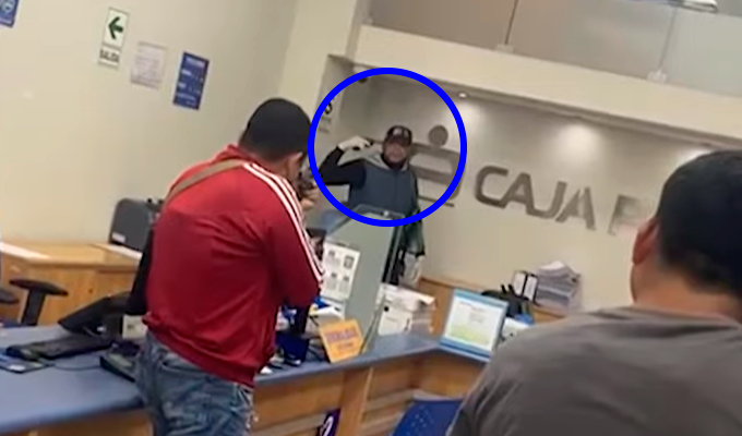 Delincuente se dispara tras frustrarse asalto a Caja Piura en Lambayeque