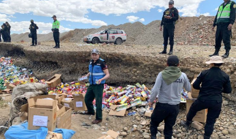 Sucamec destruye más de 8,200 armas y ocho toneladas de pirotécnicos ilegales