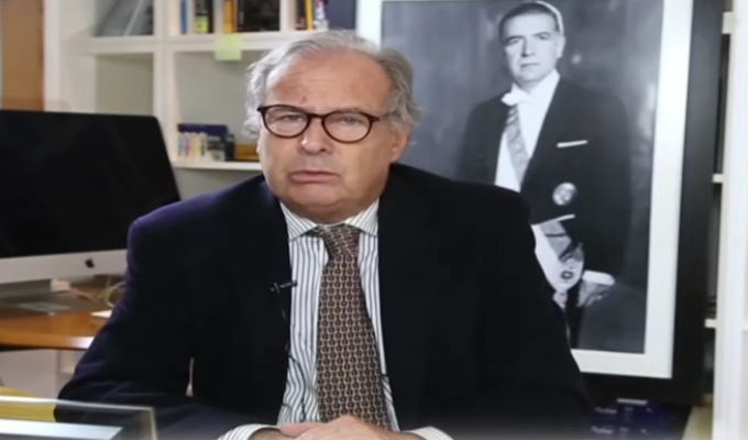 Alfredo Barnechea tildó de ‘tontas’ a las personas que lo criticaron por no comer pan con chicharrón