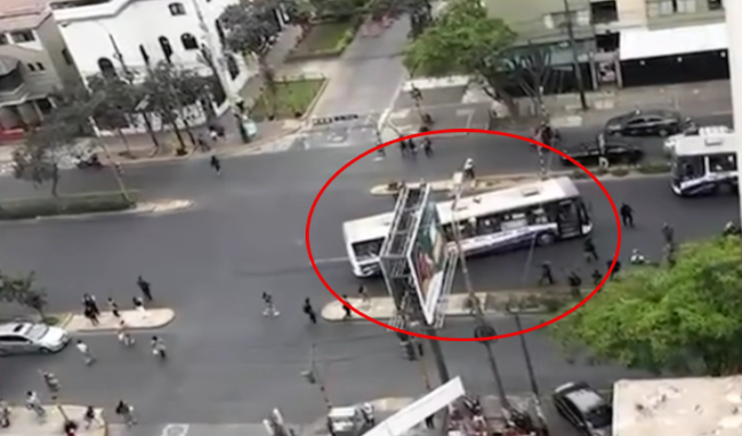 Bus de transporte público atropella y mata a hombre en la Av. Brasil: cuerpo sigue en la Morgue