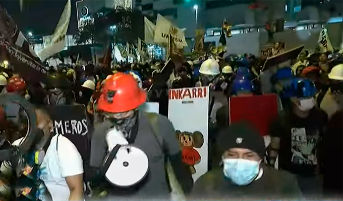 Jóvenes de la 'Generación Z' marchan en el centro de Lima sin mayores incidentes