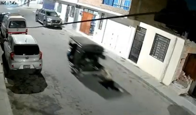 Arrastran y golpean a una mujer para robarle en una calle de Chiclayo