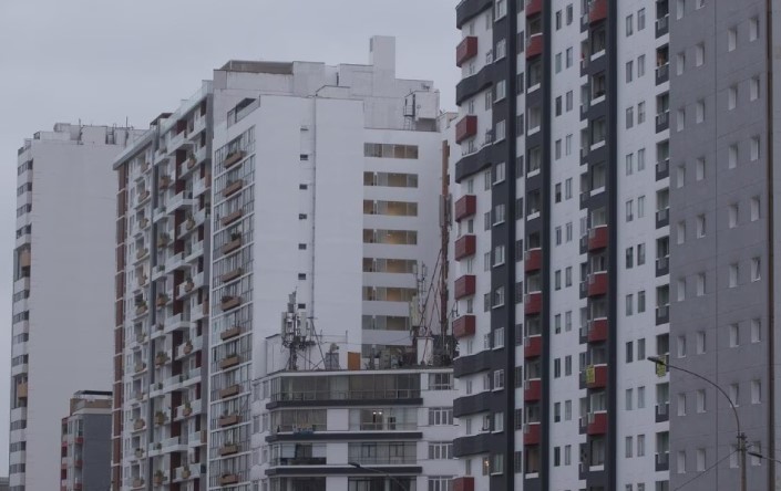 Contraloría alerta irregularidades en proyectos de vivienda de interés social en San Isidro, Surco y Miraflores