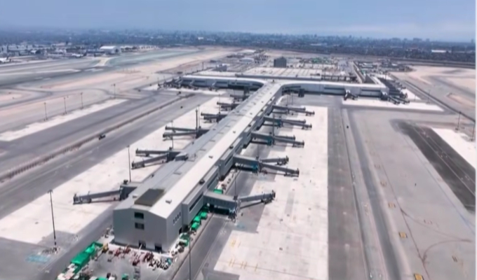 Vuelos podrían cancelarse por demora de mantenimiento de la antigua pista de aterrizaje