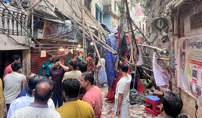 Al menos 10 muertos y 300 heridos deja terremoto en Bangladesh: tuvo una magnitud de 5.7