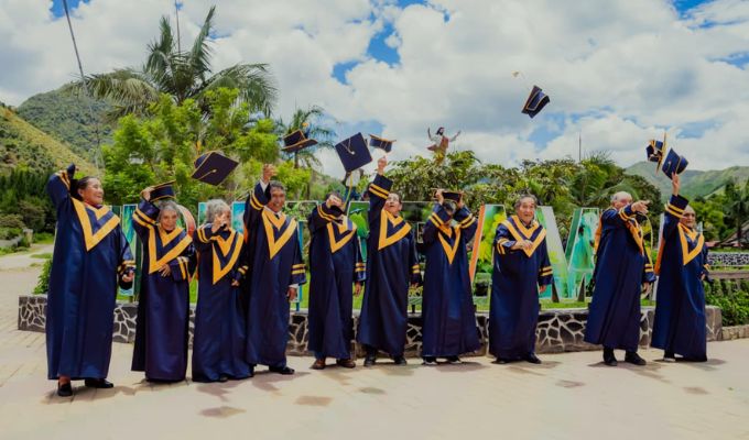 Pasco: usuarios de Pensión 65 cumplen sus sueños y se gradúan de programa de alfabetización digital