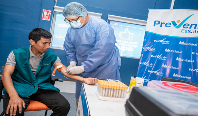 Esta es la estrategia que está salvando vidas con diagnósticos tempranos en centros laborales