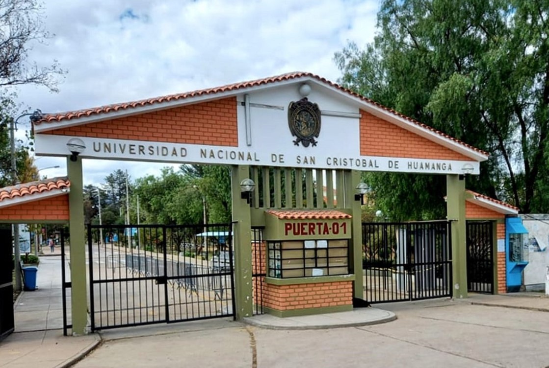 Fiscalía allana Universidad en Ayacucho por presunto cobro de coimas en examen de admisión
