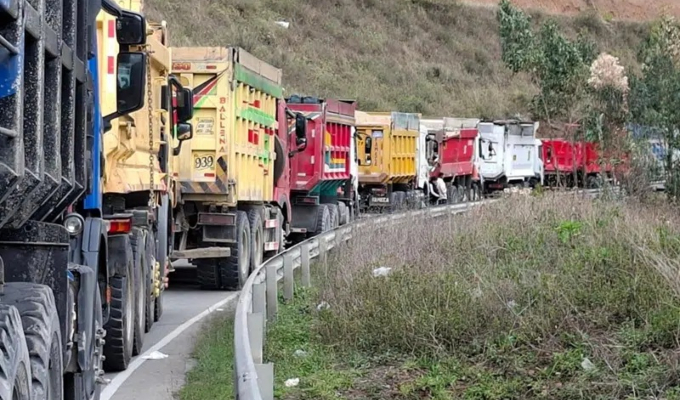 La Libertad: mineros artesanales bloquean carretera para exigir ampliación del Reinfo