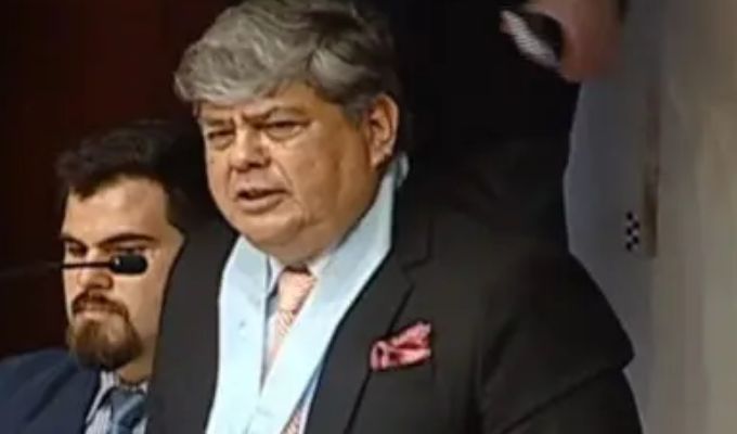 Abogado de Castillo tras ser expulsado de la Comisión Permanente: "No he faltado el respeto, los he nivelado"