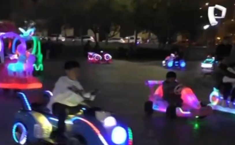 Plaza San Martín se llena de carritos eléctricos, pero sin medidas de seguridad