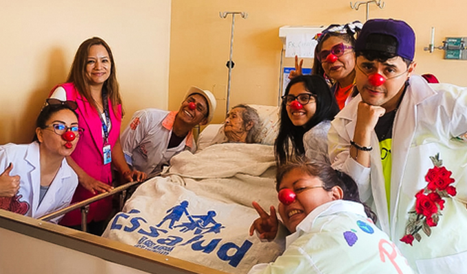 Perú Clown lleva alegría y esperanza a pacientes del Hospital Geriátrico San Isidro Labrador