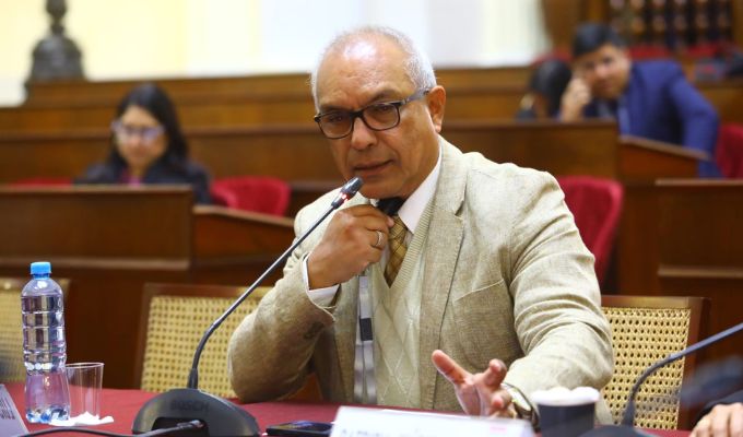 Kamiche se justifica tras decir improperios en la Comisión de Ética: "¿Quién en el Perú no dice groserías?"