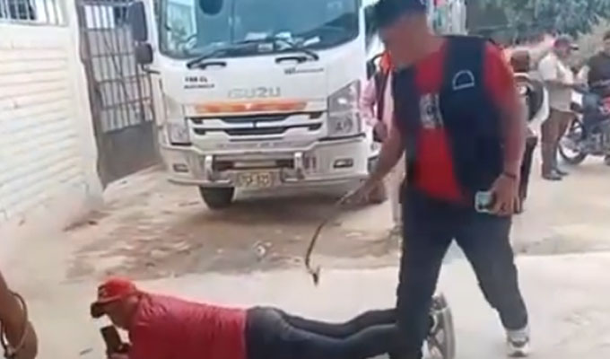 Rondas castigan a “chicotazos” a seis agricultores por vender mango a exportadoras en Piura