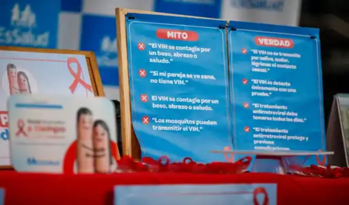 EsSalud advierte que el 98 % de casos de VIH en el Perú se presenta por relaciones sexuales sin preservativo