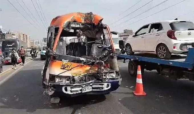 Los Olivos: al menos 10 heridos deja cuádruple choque registrado en la Panamericana Norte
