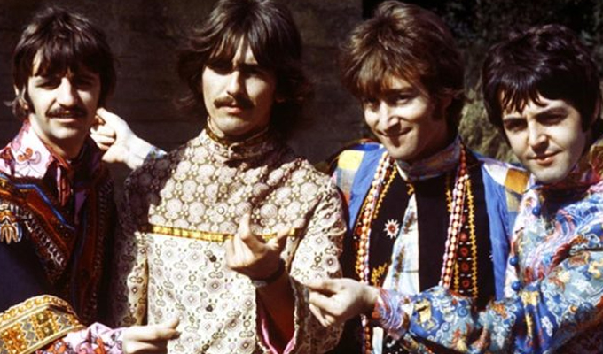 “Magical Mystery Tour” de The Beatles cumple 58 años: El primer proyecto multimedia de una banda de rock