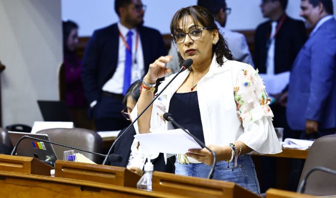 Kira Alcarraz: Comisión de Ética retoma hoy votación de la denuncia por amenazas a periodista