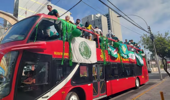 Denuncian que empresa de bus donde falleció hincha brasileño sigue operando