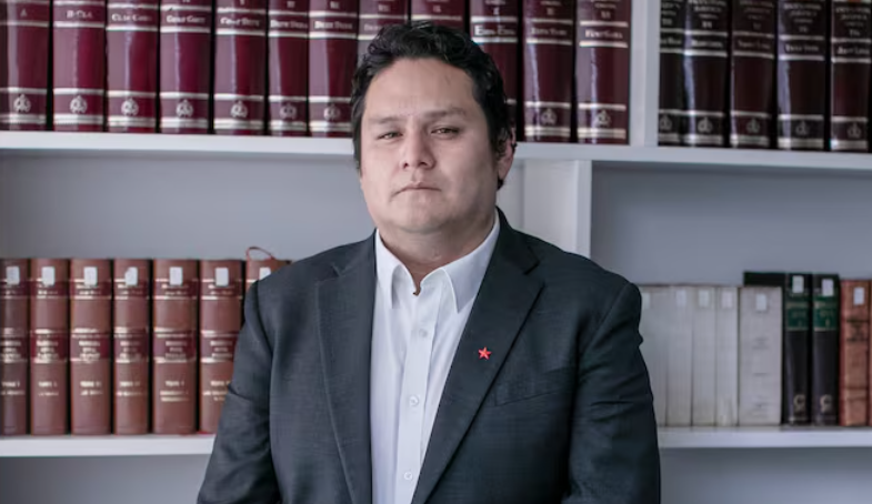 ¿Quién es Enrique Valderrama, el joven candidato presidencial del Partido Aprista?