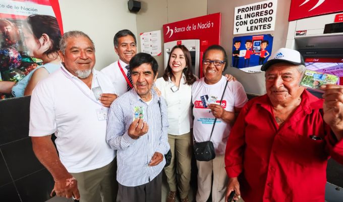 Midis: ministra Lesly Shica supervisa el inicio del pago de la subvención de Pensión 65