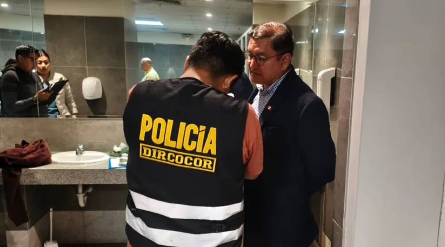 Miraflores: detienen a fiscal acusado de recibir coima de 3 mil d&oacute;lares