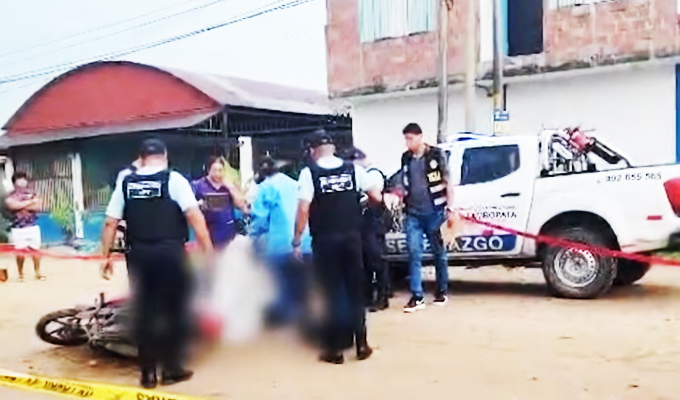 Sicario asesinó a balazos a una mujer que iba en moto en Puerto Maldonado