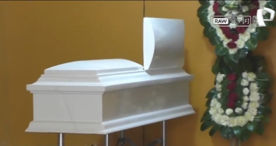 Vecina presta su casa para velorio y familiares dejan abandonado cadáver